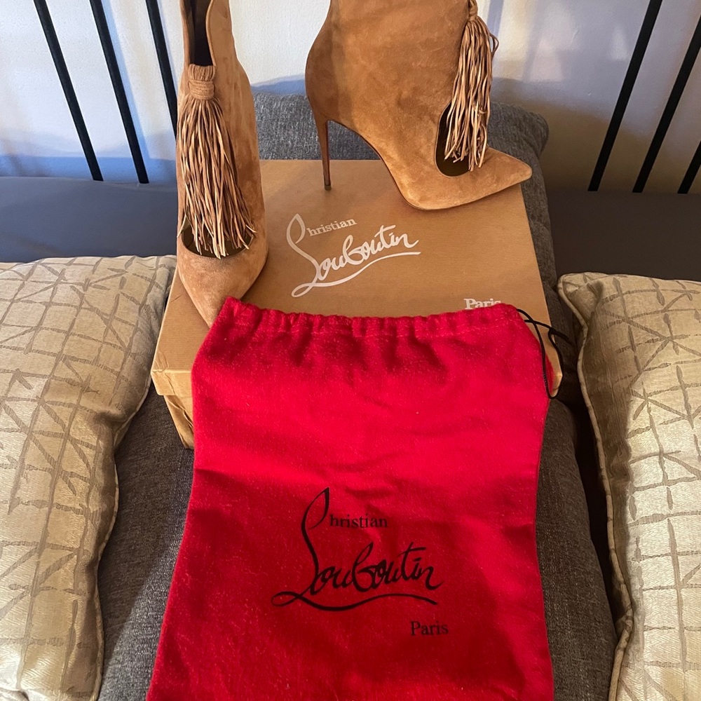 Christian Louboutins Noisette Ottocarl Suede Nude Booties